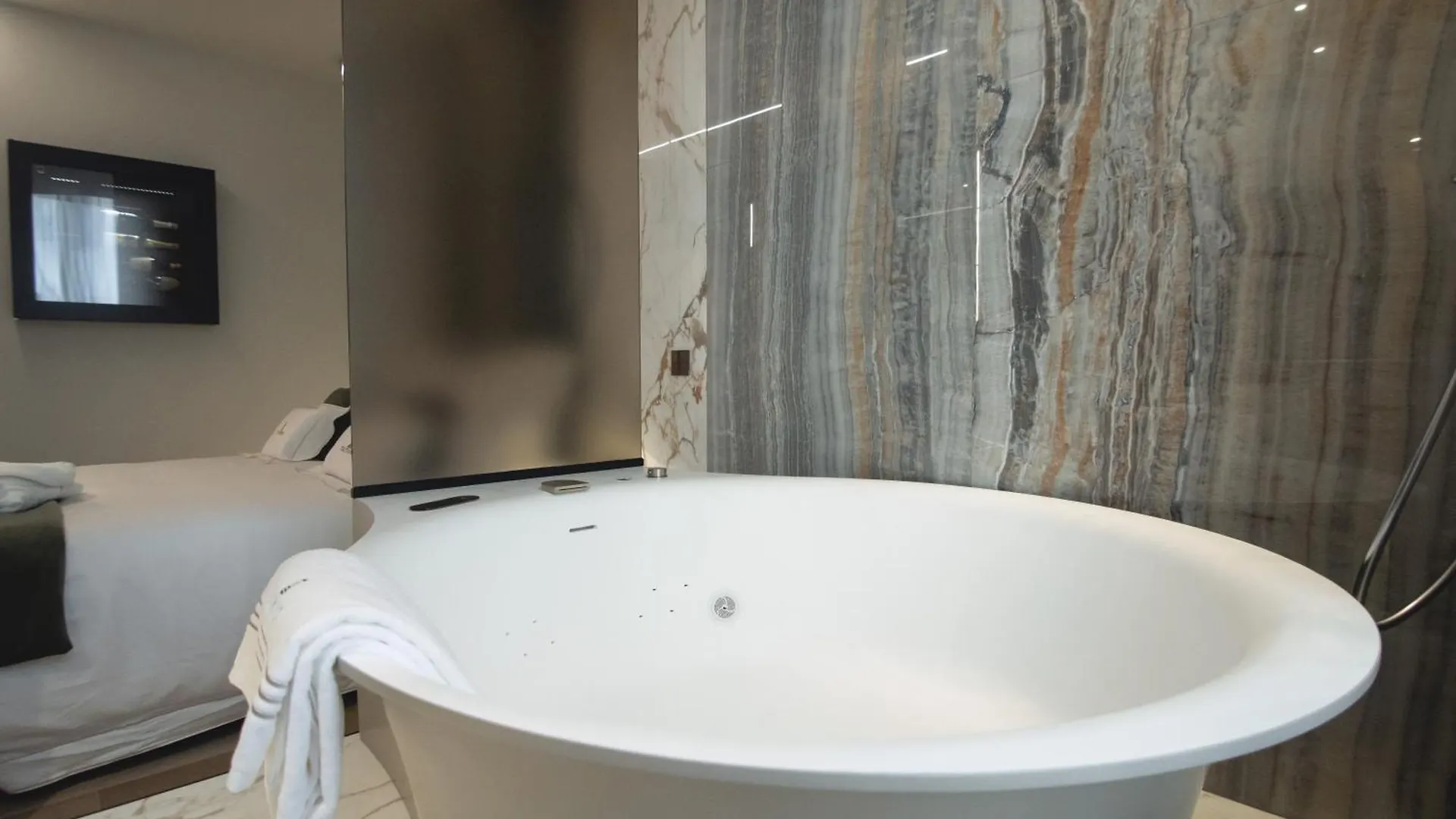 Tritone Luxury Suites Fontana Di Trevi Roma Bed & Breakfast