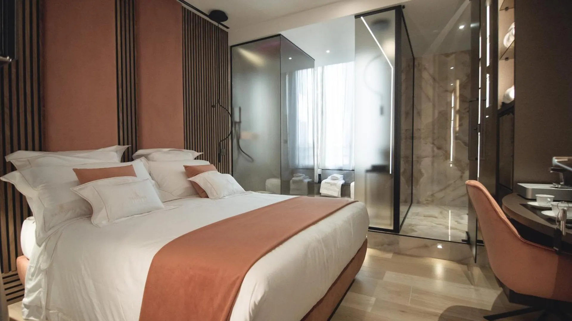 Tritone Luxury Suites Fontana Di Trevi Roma