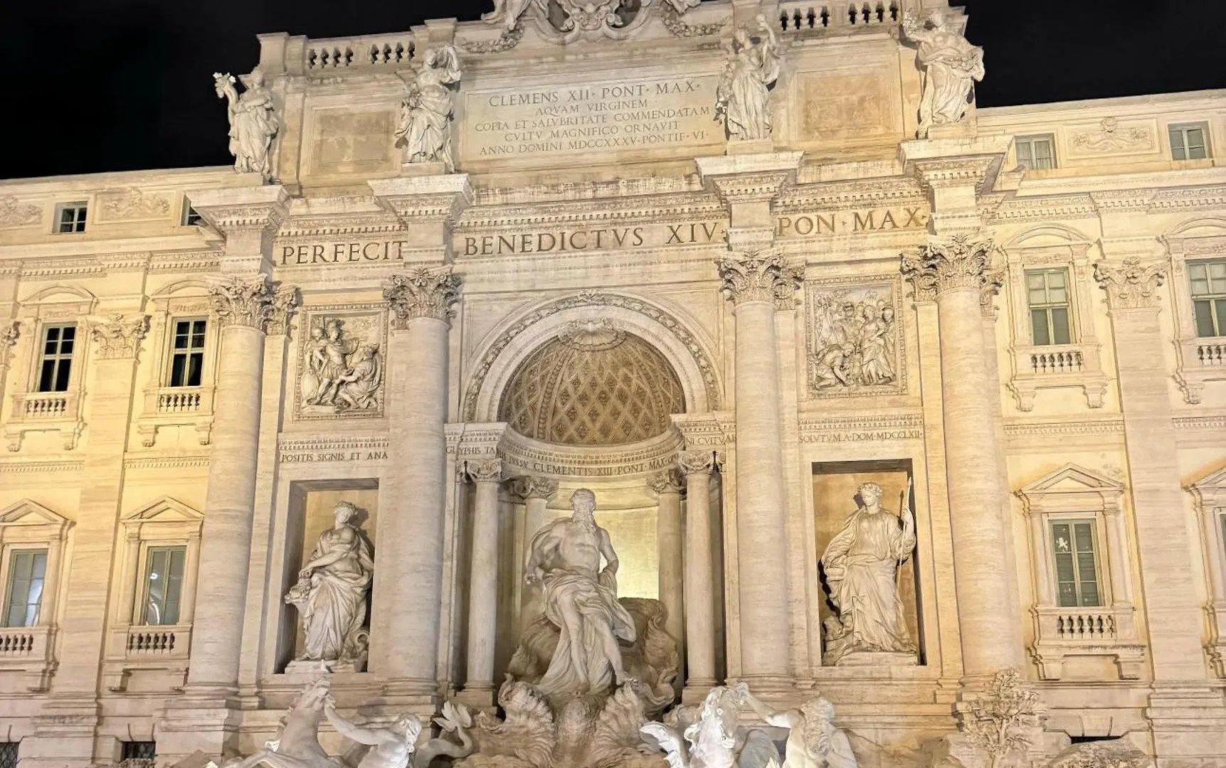 Tritone Luxury Suites Fontana Di Trevi Roma Bed & Breakfast