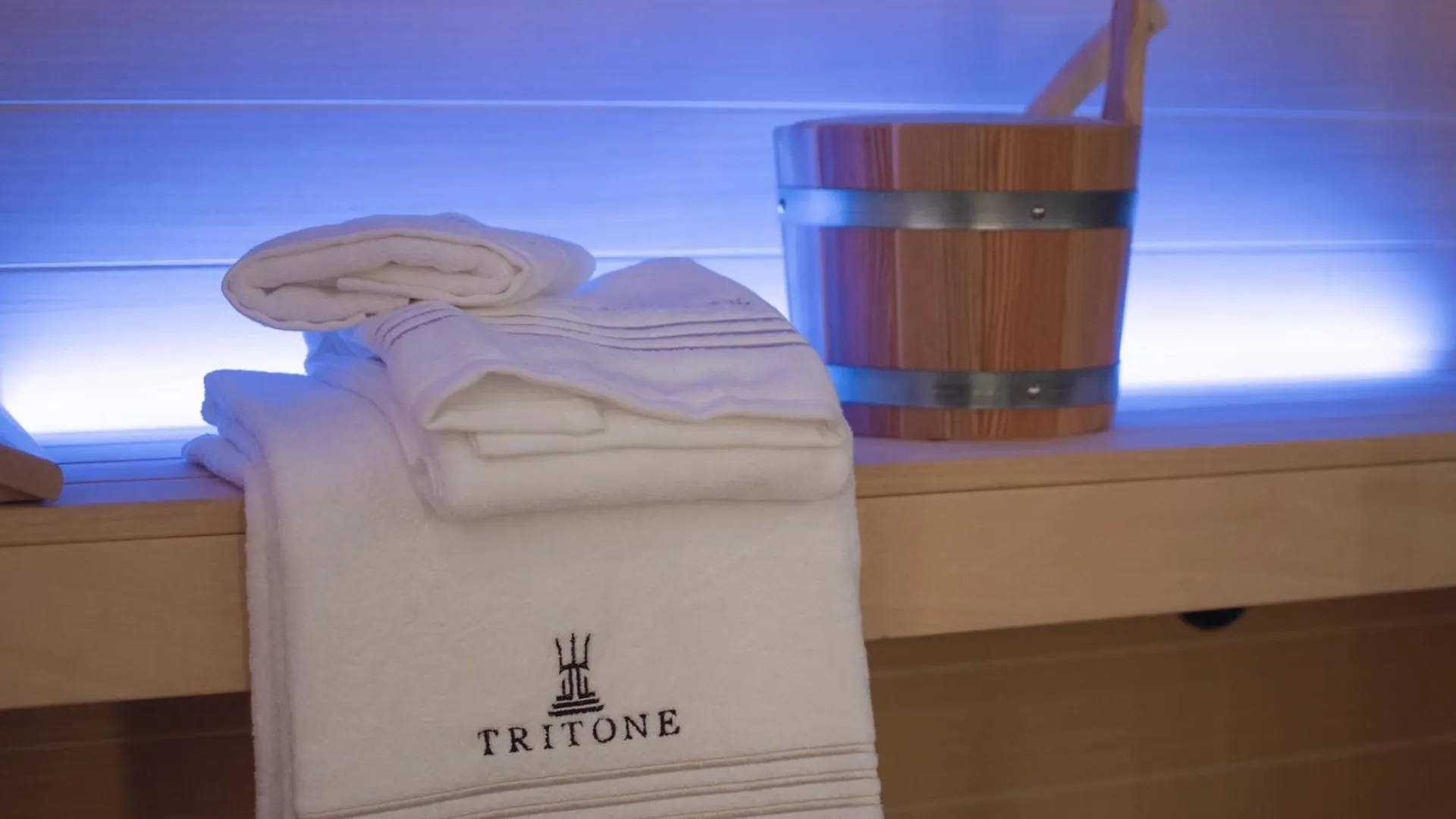 Tritone Luxury Suites Fontana Di Trevi Rzym Nocleg ze śniadaniem