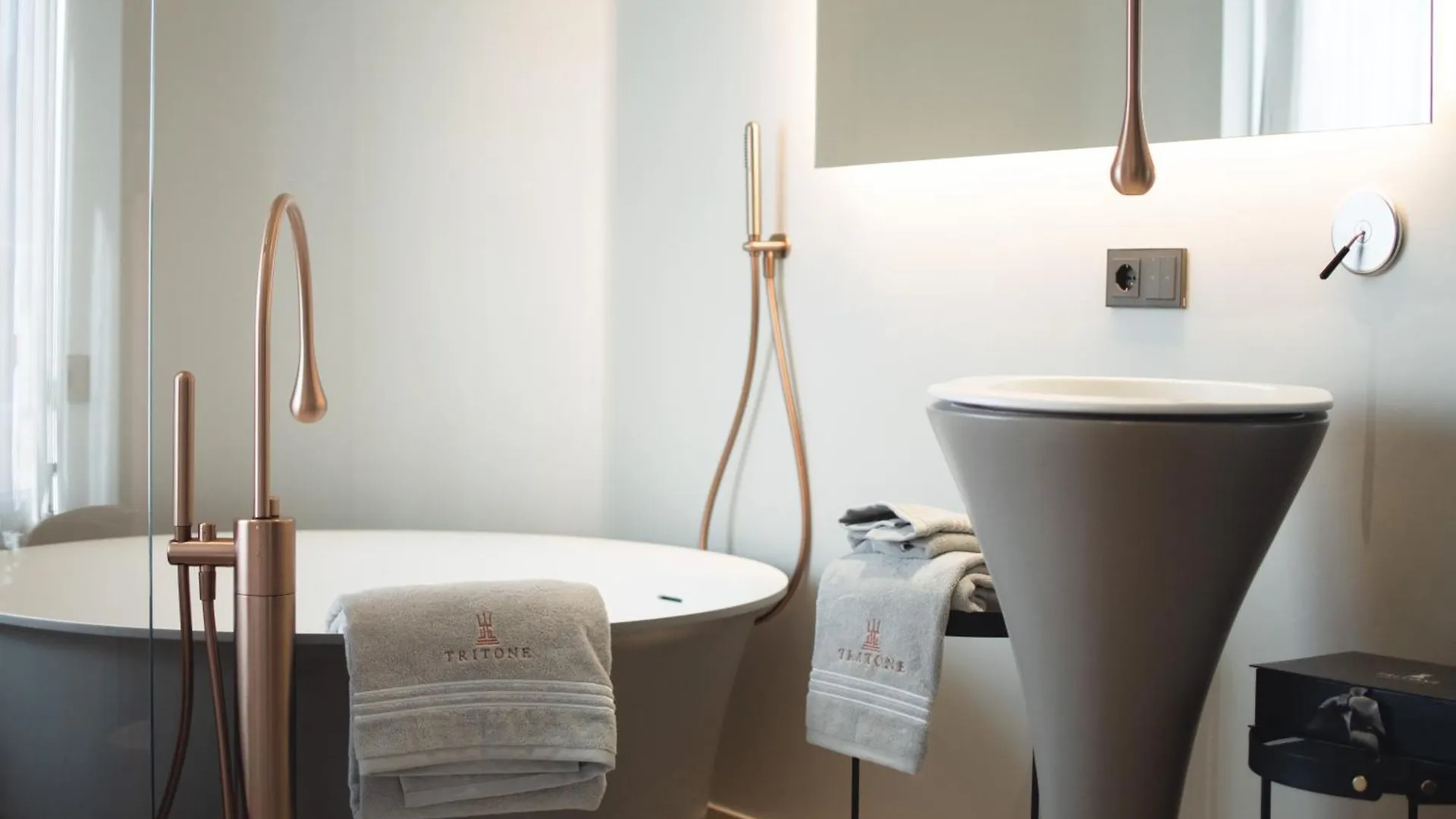 Tritone Luxury Suites Fontana Di Trevi Rome 0*,  Italy